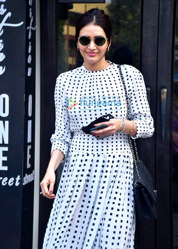 Photos: Karishma Tanna spotted at Bastian in Bandra Photos: Karishma Tanna spotted at Bastian in Bandra