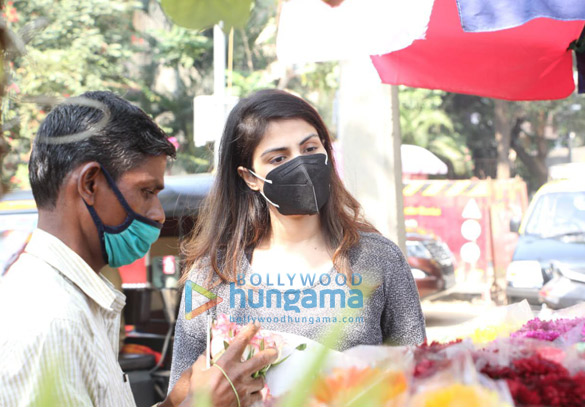 Photos: Rhea Chakraborty snapped during grocery shopping