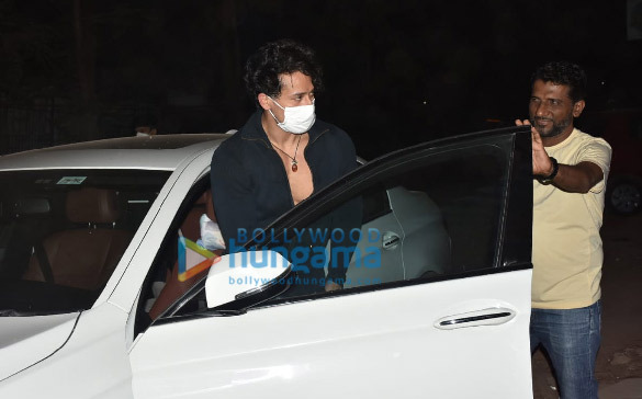 Photos: Tiger Shroff snapped in Juhu Photos: Tiger Shroff snapped in Juhu