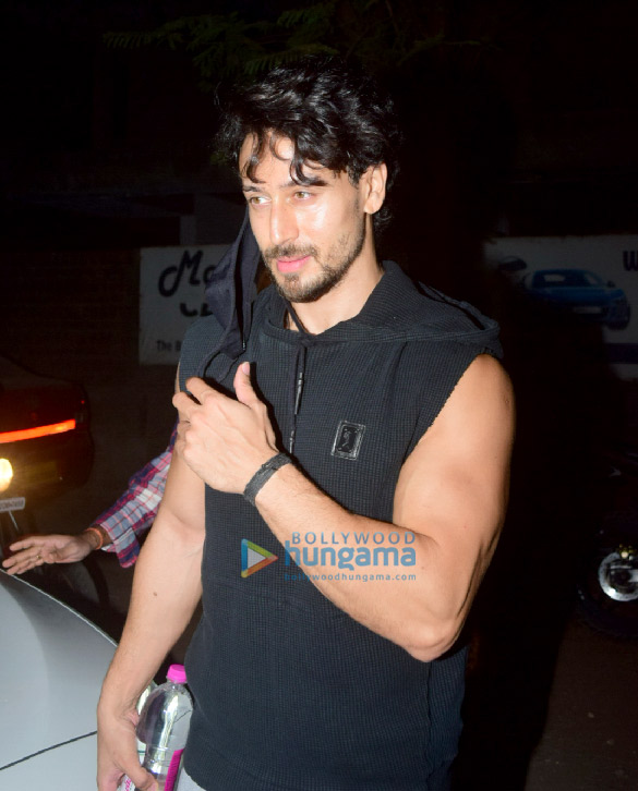 Photos: Tiger Shroff snapped in Juhu