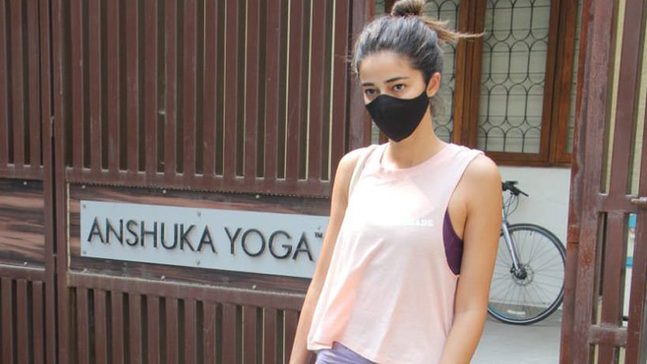 Spotted – Ananya Panday, Malaika Arora at Bandra