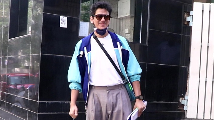 Vijay Varma spotted at Red Chillies office in Khar Vijay Varma spotted at Red Chillies office in Khar