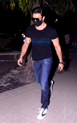 Photos: Ranveer Singh, R Madhavan, Raj Kundra and others spotted at Bastian in Worli