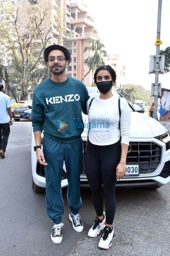Photos: Aparshakti Khurrana and Sanya Malhotra spotted in Juhu