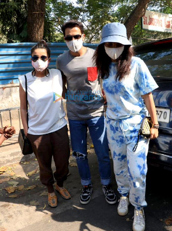 Photos: Rajkummar Rao and Patralekha snapped at Kitchen Garden in Juhu