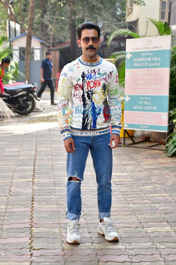 Photos: Rajkummar Rao spotted in Bandra