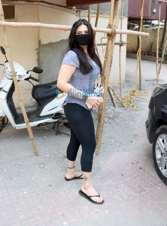Photos: Zareen Khan spotted at Pilates studio Photos: Zareen Khan spotted at Pilates studio