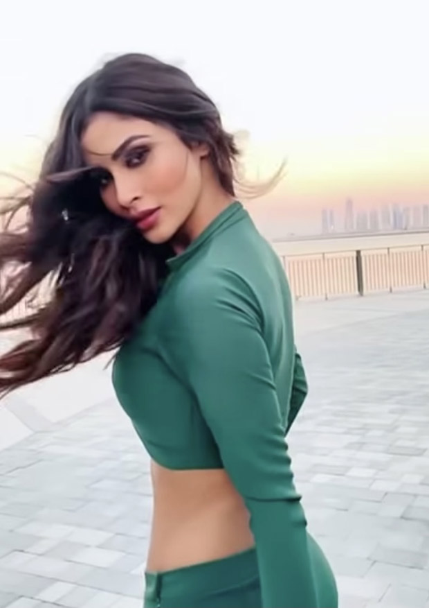 Mouni Roy raises the temperature in her hottest avatar in the music video of 'Patli Kamariya'