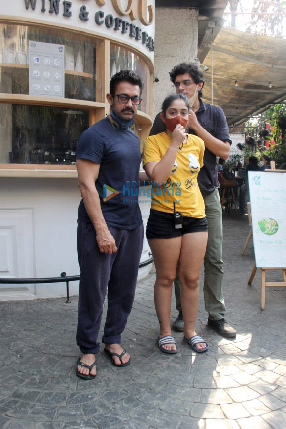 Photos: Aamir Khan, Ira Khan and Junaid Khan spotted in Bandra