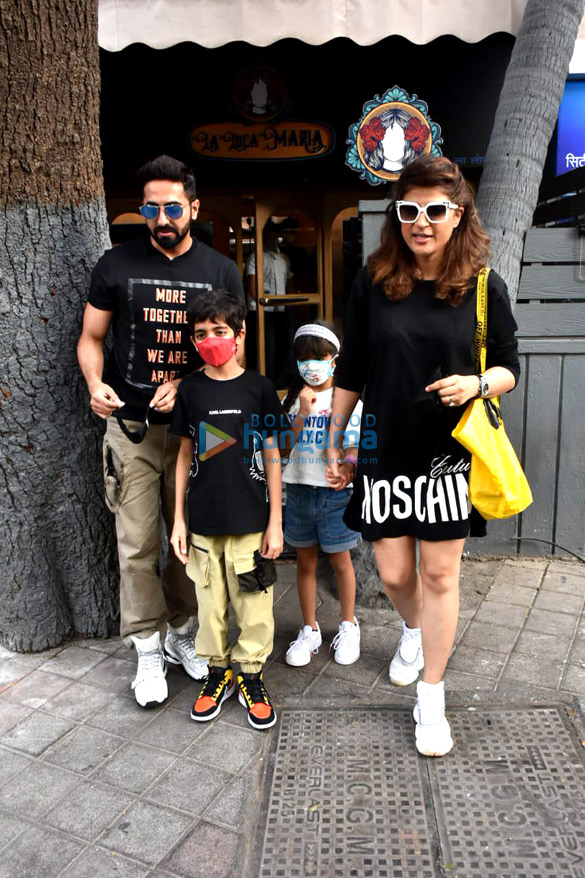 Photos: Ayushmann Khurrana snapped with wife Tahira Kashyap and kids in Bandra Photos: Ayushmann Khurrana snapped with wife Tahira Kashyap and kids in Bandra