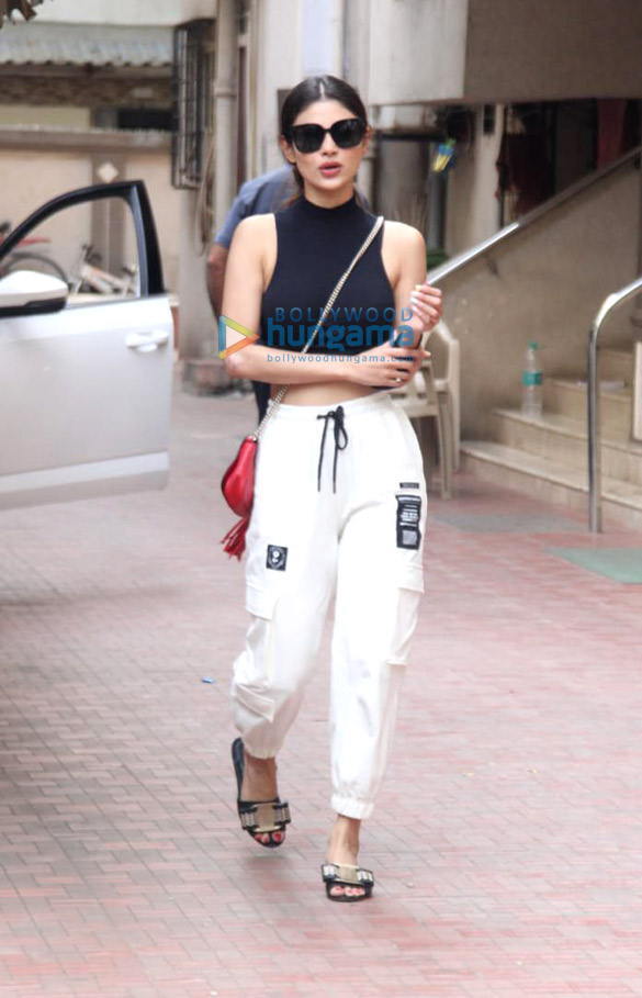Photos: Mouni Roy snapped in Santacruz
