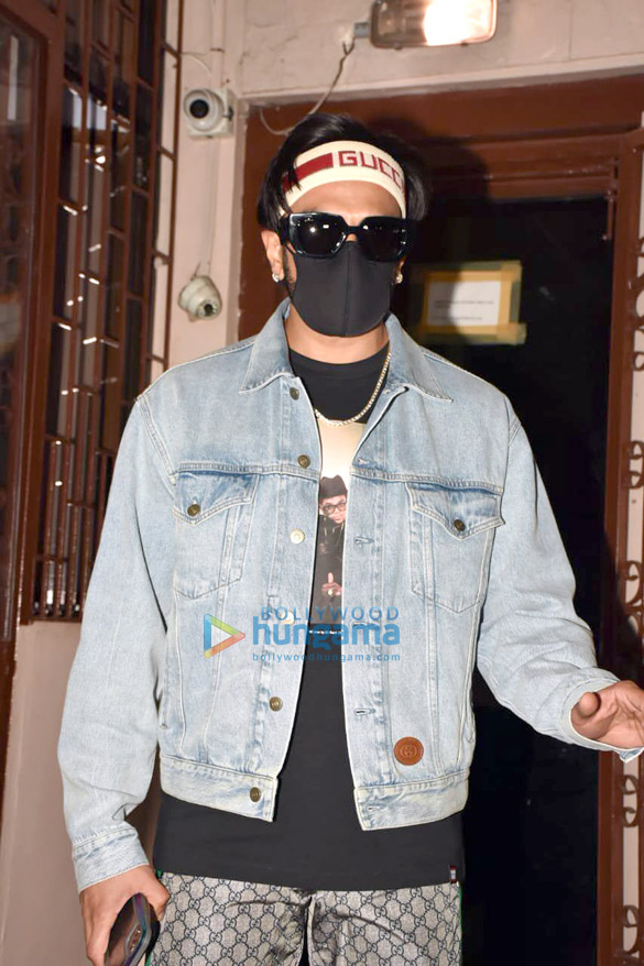Photos: Ranveer Singh spotted at a dubbing studio in Bandra