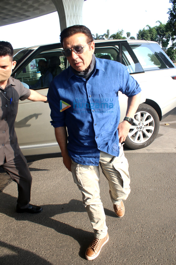Photos: Sunny Deol, Hina Khan, Rocky Jaiswal and others snapped at the airport Photos: Sunny Deol, Hina Khan, Rocky Jaiswal and others snapped at the airport