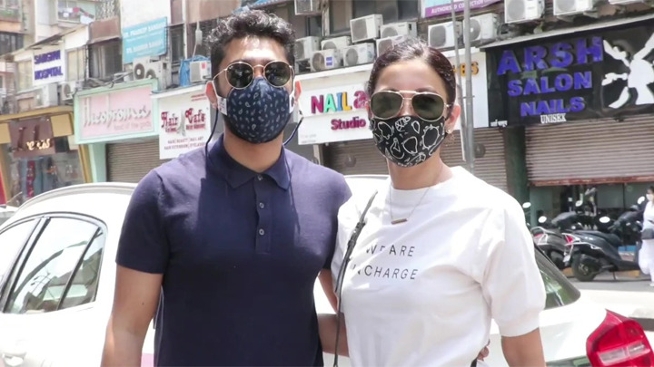 Gauahar Khan & Zaid Darbar spotted at Lokhandwala Gauahar Khan & Zaid Darbar spotted at Lokhandwala