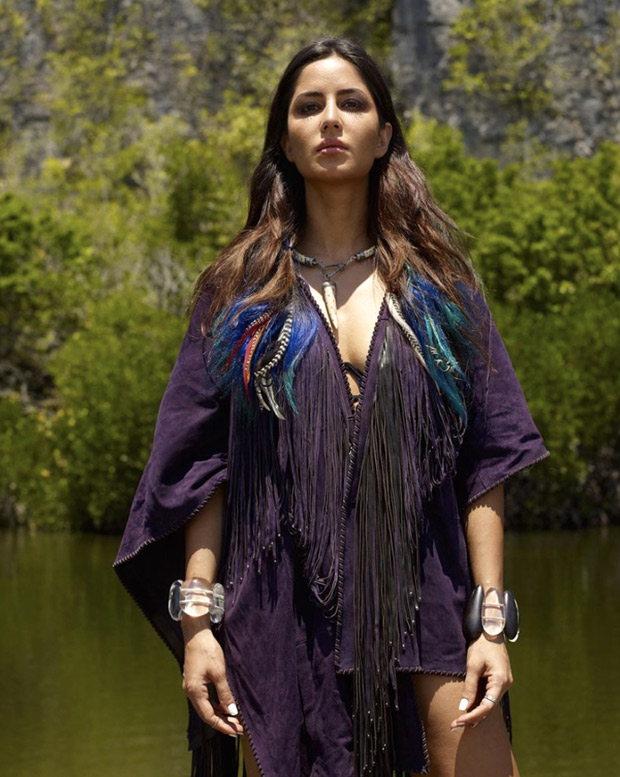 कैटरीना कैफ ने पृथ्वी दिवस मनाने के लिए अपनी थ्रोबैक तस्वीर में फ्रिंज और पंखों में एक मुद्रा लगाई