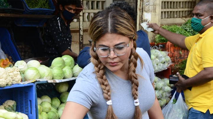 Rakhi Sawant spotted at Lokhandwala in Andheri Rakhi Sawant spotted at Lokhandwala in Andheri