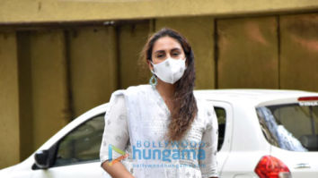 Photos: Huma Qureshi spotted outside her building on Eid