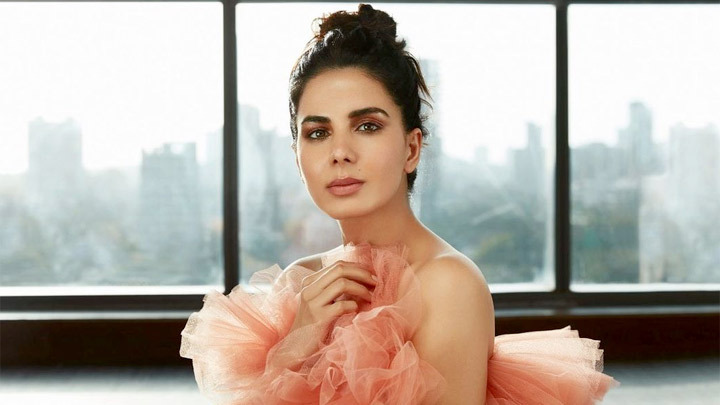 Kirti Kulhari: “Girls should try falling in LOVE once before they get married, experiencing…”| RF Kirti Kulhari Girls should try falling in LOVE once before they get married, experiencing... RF