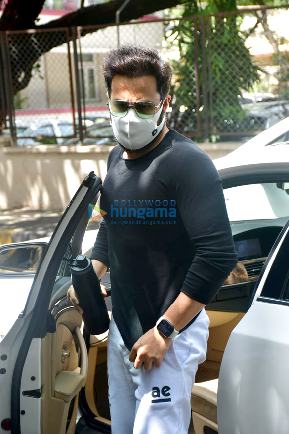 Photos: Emraan Hashmi spotted at a dubbing studio in Bandra