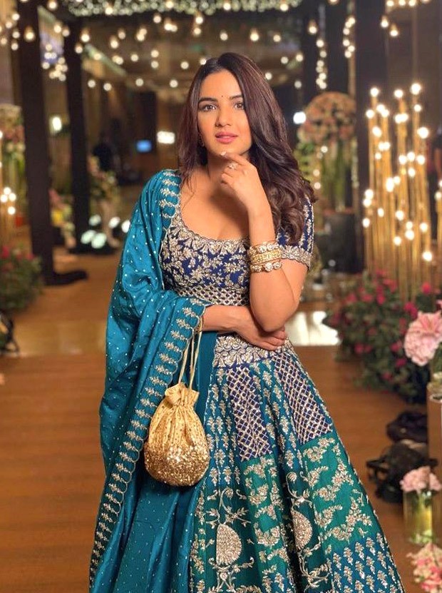 Jasmin Bhasin looks stunning in zardori embroidered lehenga worth Rs. 2.68 lakh at Rahul Vaidya – Disha Parmar&#39;s wedding reception - PosterGuy