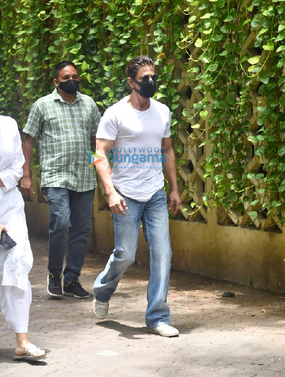 Photos: Celebs arrives at Dilip Kumar’s residence to pay their last respects Photos: Celebs arrives at Dilip Kumar's residence to pay their last respects