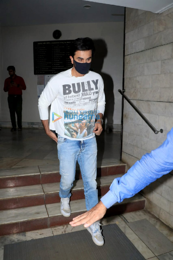 Photos: Ranbir Kapoor snapped at old Dharma office in Bandra