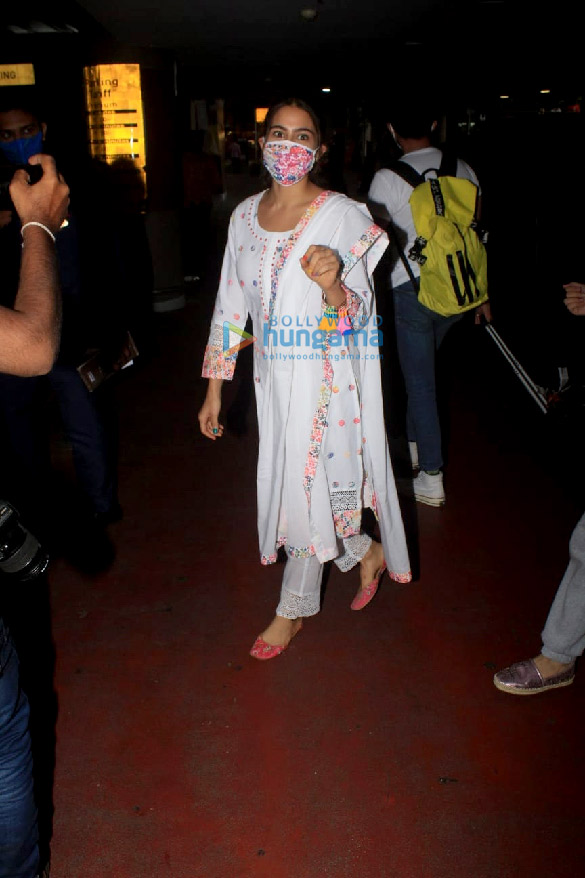 Photos: Sara Ali Khan snapped at the airport