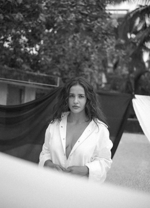 Aisha-Sharma-gives-a-smouldering-expression-for-her-latest-monochrome-pictures-5.jpg