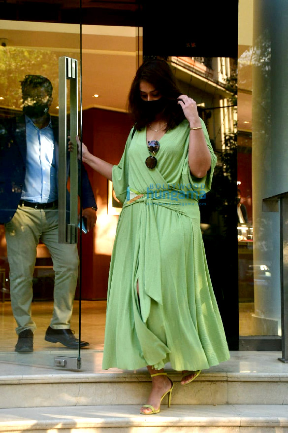 Photos: Ileana D’Cruz spotted at a store in Bandra Photos: Ileana D’Cruz spotted at a store in Bandra