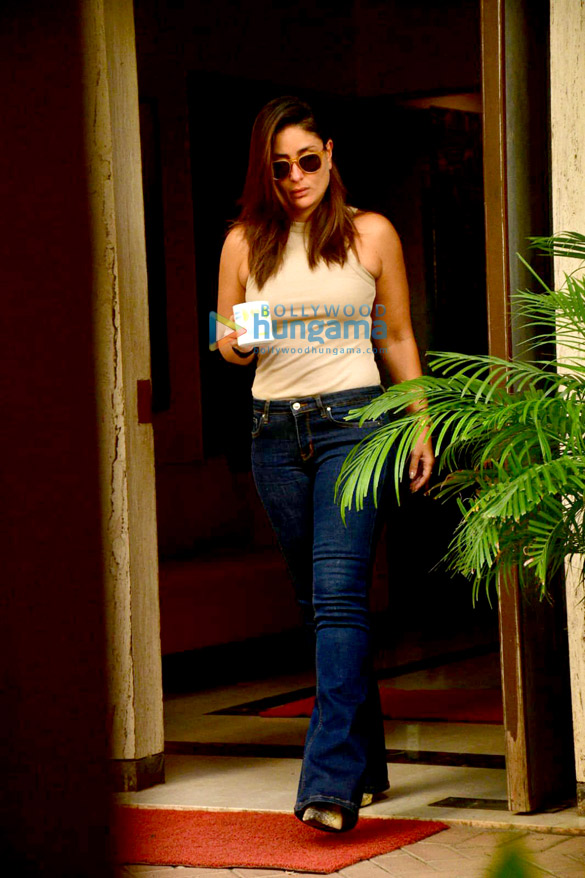 Photos: Kareena Kapoor Khan spotted in Bandra