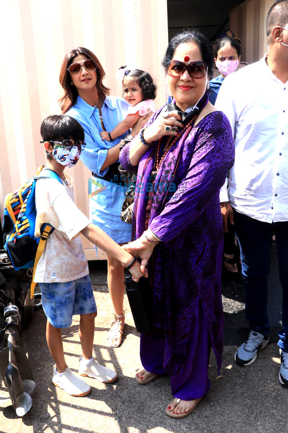 Photos: Shilpa Shetty snapped with her mother and kids at the Gateway of India Photos: Shilpa Shetty snapped with her mother and kids at the Gateway of India