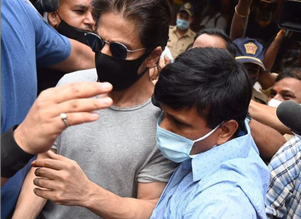 After Shah Rukh Khan visits Aryan Khan in jail, NCB conducts a raid at Mannat