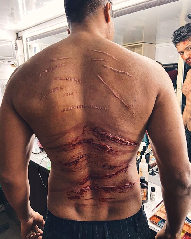 Vicky Kaushal shows his scars in behind-the-scenes photo from Sardar Udham : Bollywood News - Vimarsana News