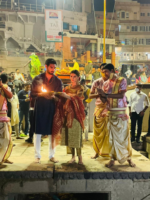 Ahan Shetty and Tara Sutaria visit Varanasi to do Ganga Aarti and seek blessings for their film Tadap, see photos