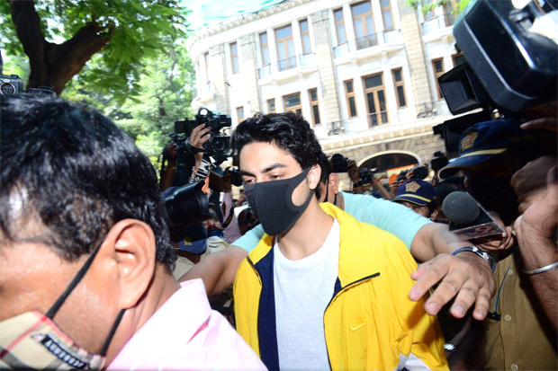 Aryan Khan appears before Narcotics Control Bureau in Mumbai as per bail condition : Bollywood News - Vimarsana News