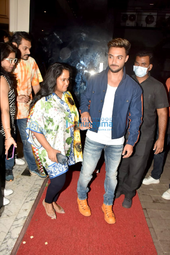 Photos: Aayush Sharma and Arpita Khan at Antim promotions in Bandra Photos: Aayush Sharma and Arpita Khan at Antim promotions in Bandra