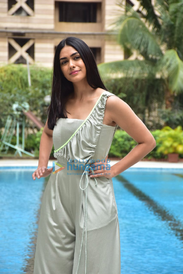 Photos: Mrunal Thakur snapped in Andheri
