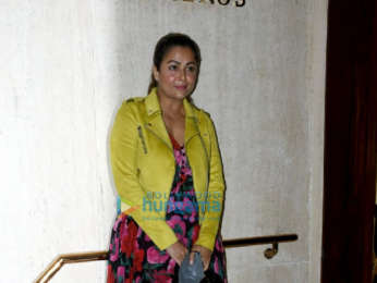 Photos: Kareena Kapoor Khan, Malaika Arora and Amrita Arora snapped at Manish Malhotra's house in Bandra