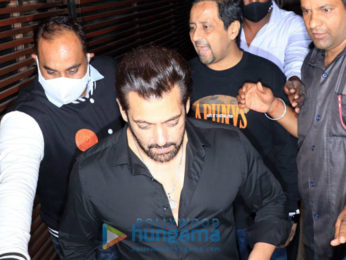 Photos: Salman Khan snapped at Estella in Juhu