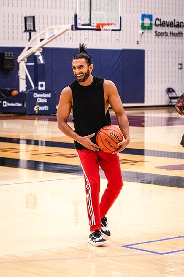 Ranveer Singh steals the floor at NBA All Star Game, check out the pics : Bollywood News - Vimarsana News