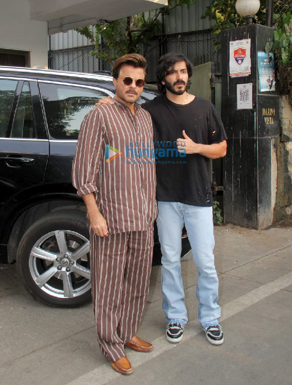 Photos: Anil Kapoor and Harsh Varrdhan Kapoor spotted promoting the film Thar at Mehboob studio | Parties & Events – Bollywood Hungama