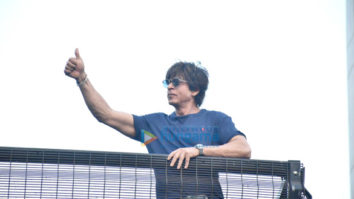 Photos: Shah Rukh Khan snapped waving at fans at Mannat on Eid