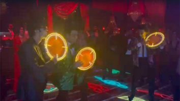 Ranbir Kapoor,  Neetu Kapoor, Ranveer Singh get on the dance floor to groove on Rishi Kapoor’s ‘Dafli Wale Dafli Baja’ at Karan Johar ‘s 50th birthday bash 