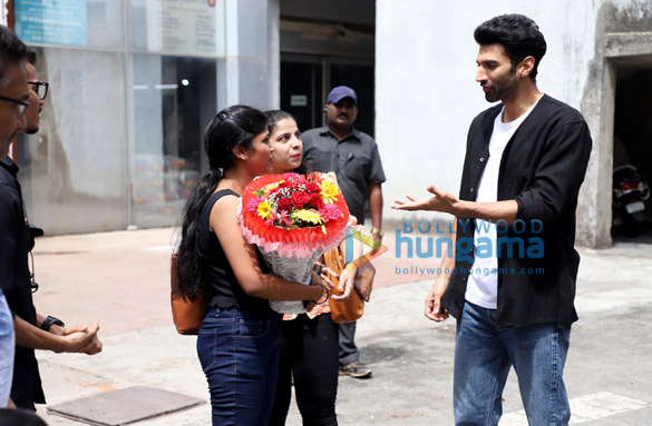 Photos: Aditya Roy Kapur spotted with fans promoting his film Rashtra Kavach OM Photos: Aditya Roy Kapur spotted with fans promoting his film Rashtra Kavach OM