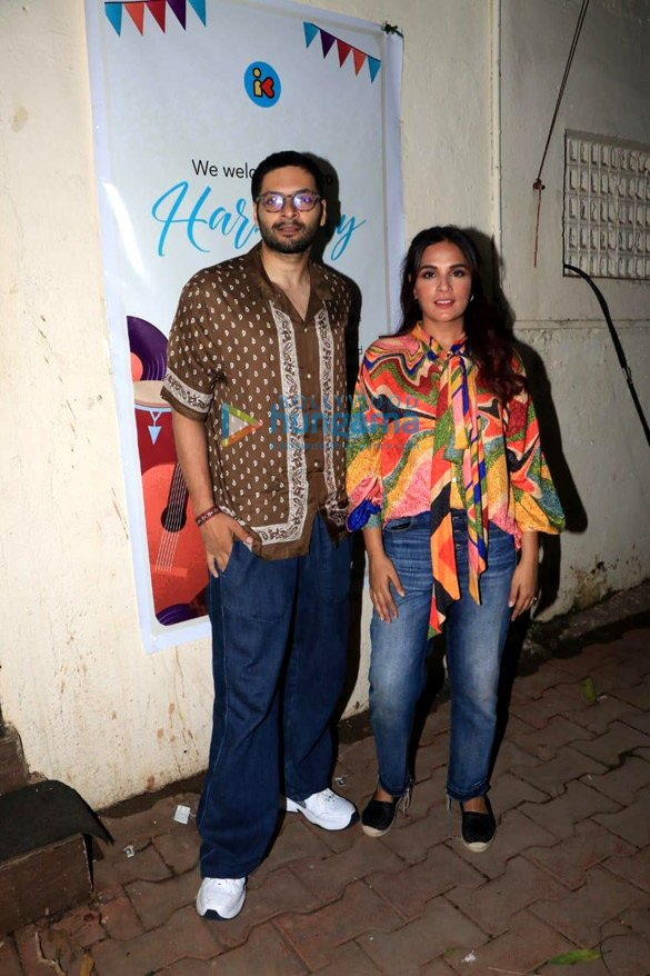 Photos: Ali Fazal and Richa Chadha snapped in Bandra Photos: Ali Fazal and Richa Chadha snapped in Bandra