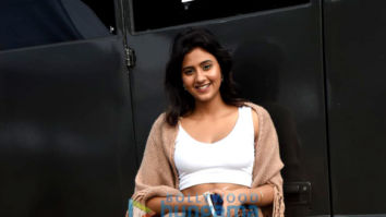 Photos: Anjali Arora snapped in Madh Island