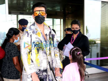 Photos: Esha Gupta, Rakul Preet Singh, Karan Johar and others snapped at the airport