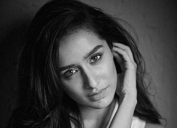 shraddha-kapoor-wins-hearts-as-she-distributes-sweets-to-underprivileged-kids-bollywood-news-bollywood-hungama