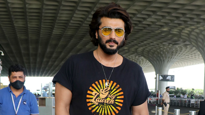 Arjun Kapoor spotted at the airport in all black attire
