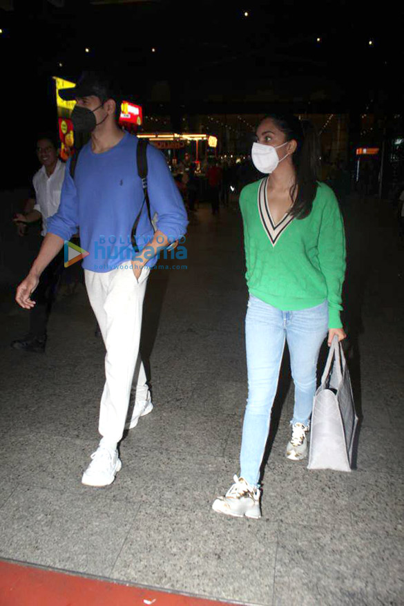 Photos: Sidharth Malhotra, Kiara Advani, Krushna Abhishek and others snapped at the airport